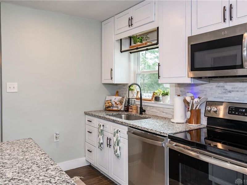 2048 Van Oss Drive, Beavercreek, OH 45431 Photo 14