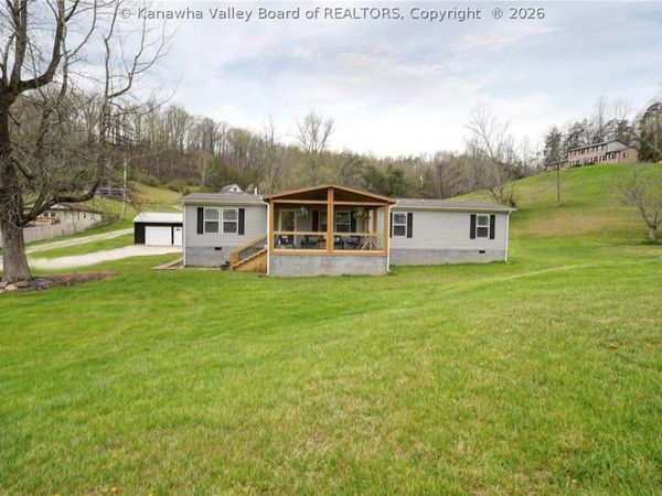 28 Crescent Drive, Scott Depot, WV 25560