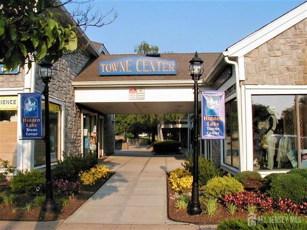 0-2-4-6 Towne Center Drive, North Brunswick, NJ 08902