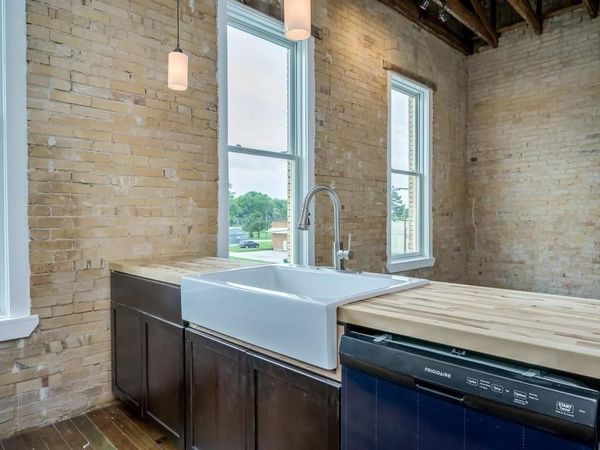 110 S Main ST, Unit 206, Elgin, TX 78621