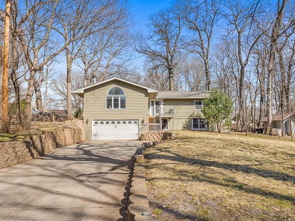 6859 Yuma Drive, Chanhassen, MN 55317