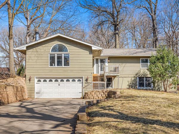 6859 Yuma Drive, Chanhassen, MN 55317