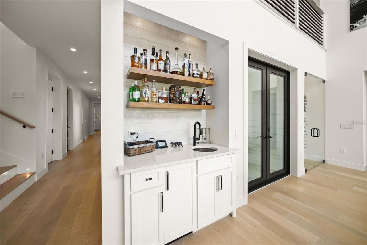 209 Willow Avenue, Anna Maria, FL 34216 Photo