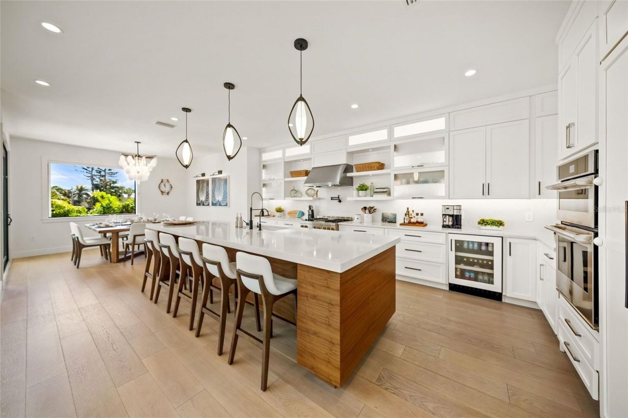 209 Willow Avenue, Anna Maria, FL 34216 Photo