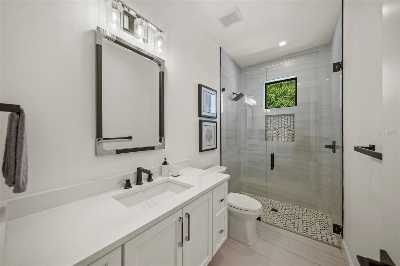 209 Willow Avenue, Anna Maria, FL 34216 Photo