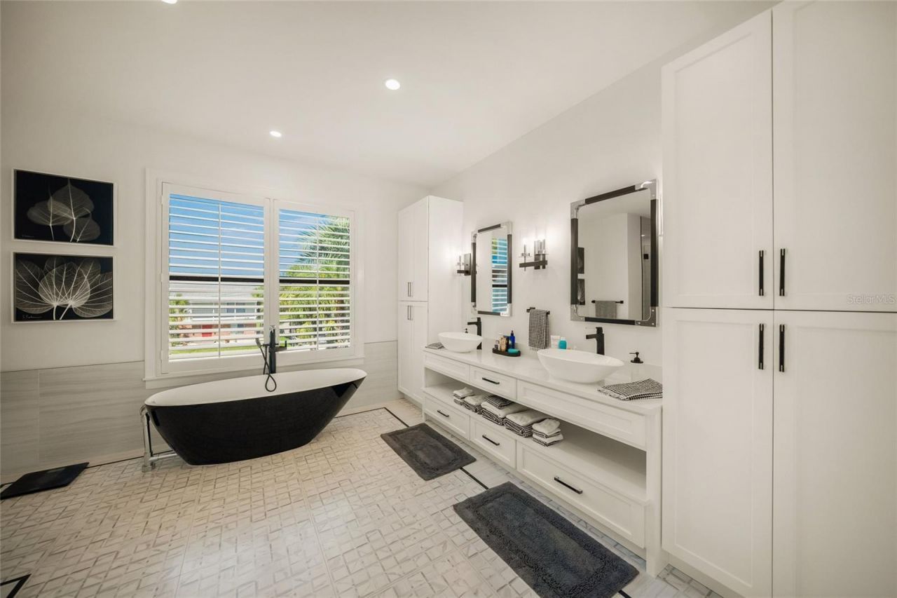 209 Willow Avenue, Anna Maria, FL 34216 Photo