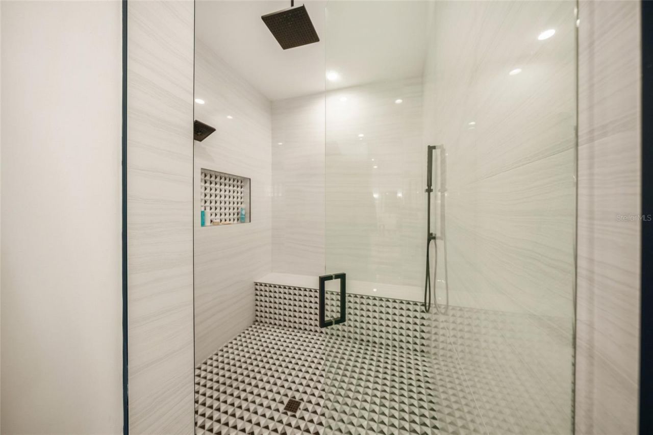 209 Willow Avenue, Anna Maria, FL 34216 Photo