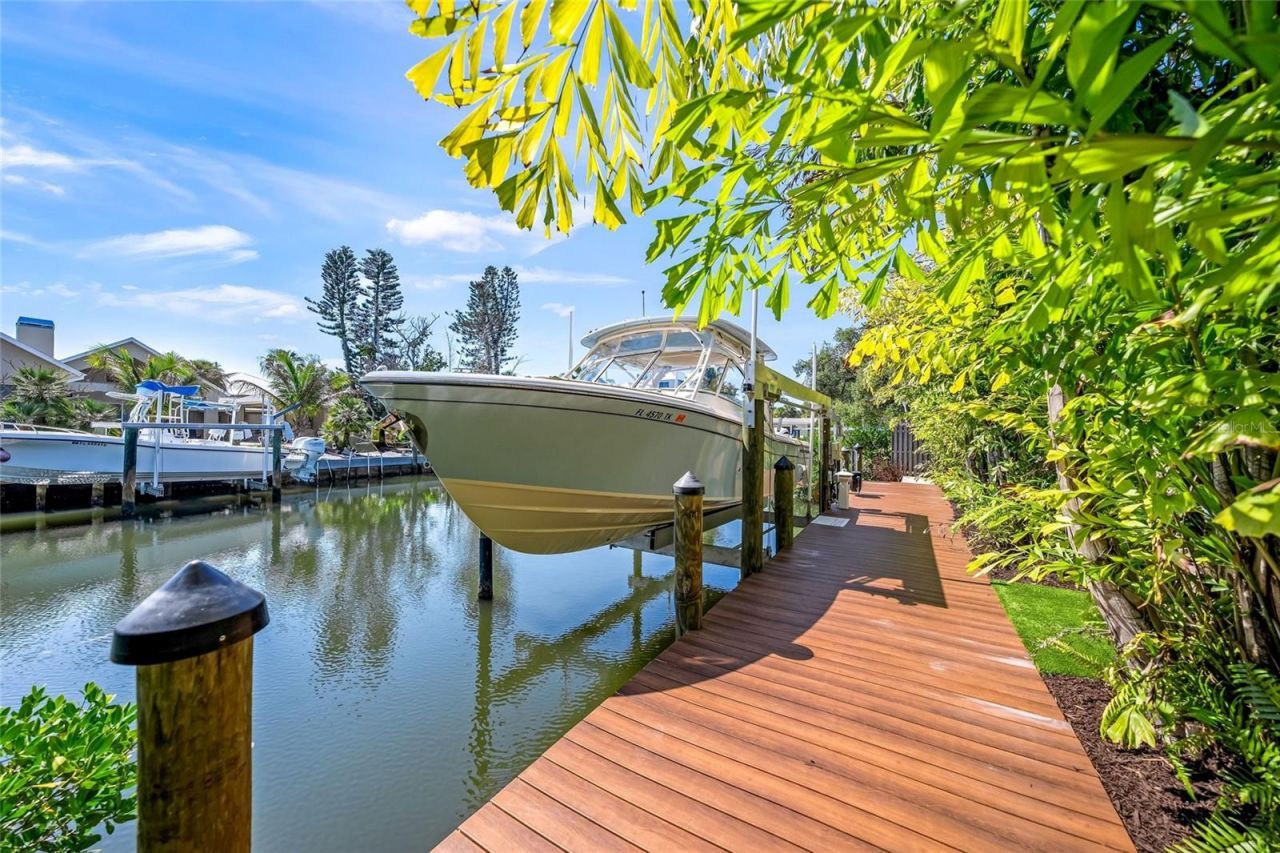 209 Willow Avenue, Anna Maria, FL 34216 Photo