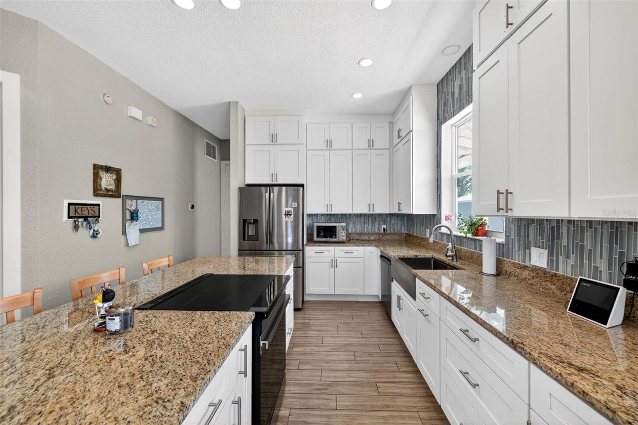 4433 Sweetwater Drive, Tampa, FL 33615 Photo