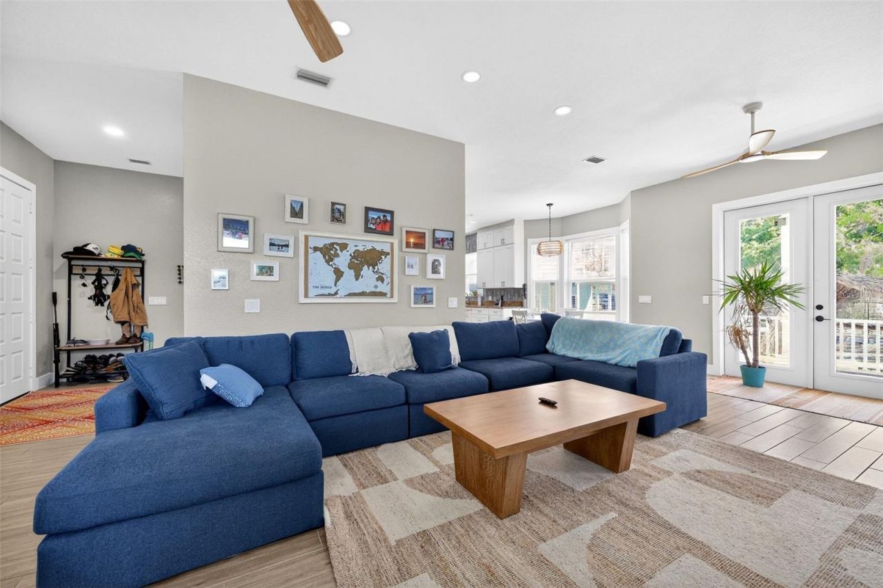 4433 Sweetwater Drive, Tampa, FL 33615 Photo