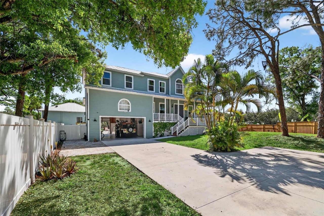 4433 Sweetwater Drive, Tampa, FL 33615 Photo