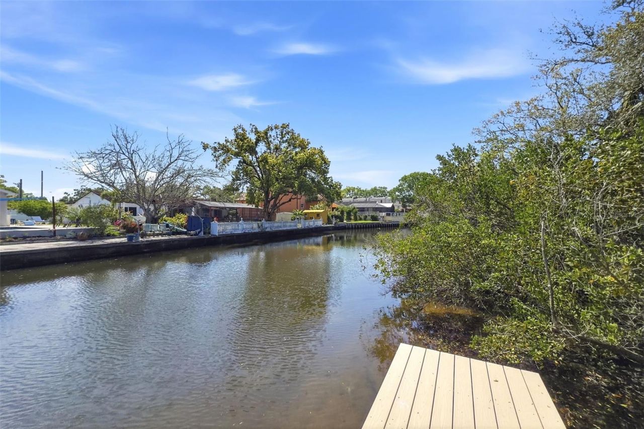 4433 Sweetwater Drive, Tampa, FL 33615 Photo