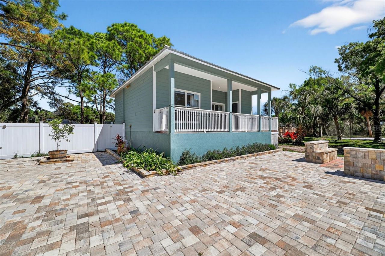 4433 Sweetwater Drive, Tampa, FL 33615 Photo