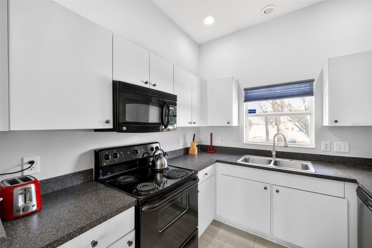 4433 Sweetwater Drive, Tampa, FL 33615 Photo