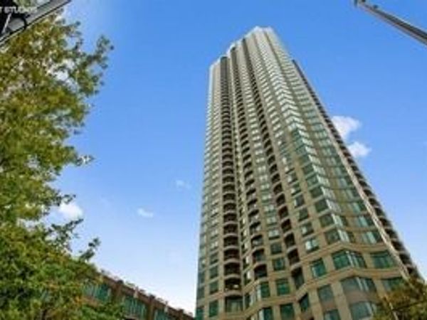 400 N LaSalle Boulevard, Unit 1603, Chicago, IL 60654