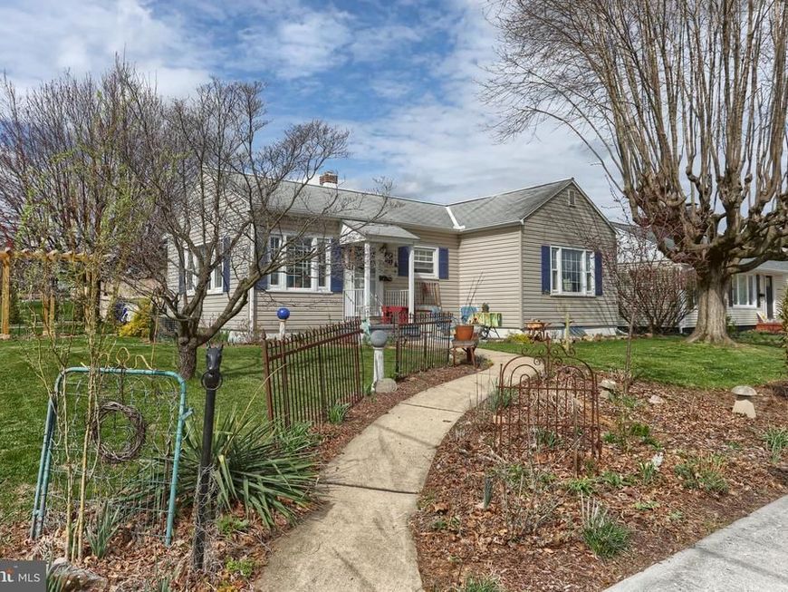 403 E Chestnut Street, Cleona, PA 17042 Main Photo