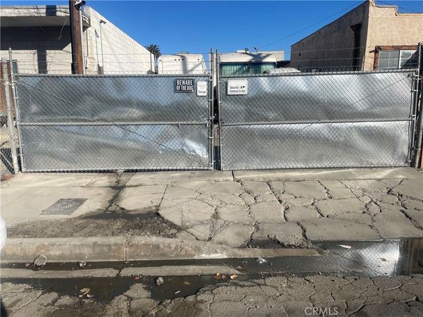 7012 Deering, Canoga Park, CA 91303