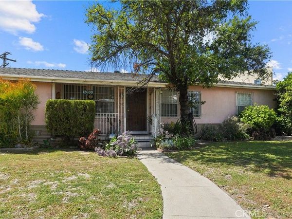 12600 Vanowen, North Hollywood, CA 91605