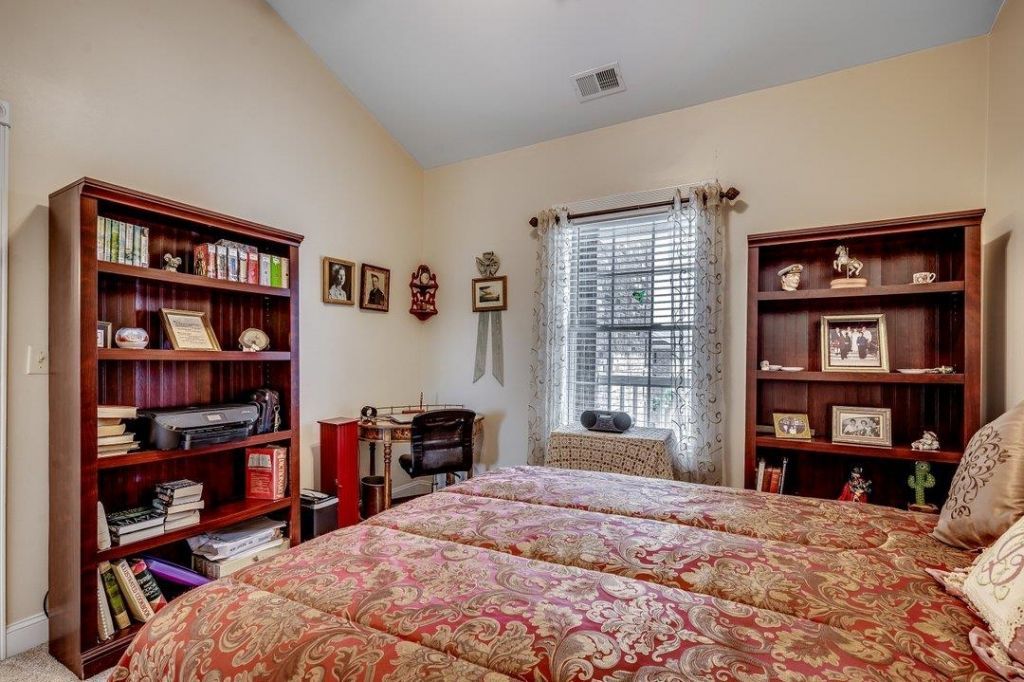 4894 Luster Leaf Circle Photo 15