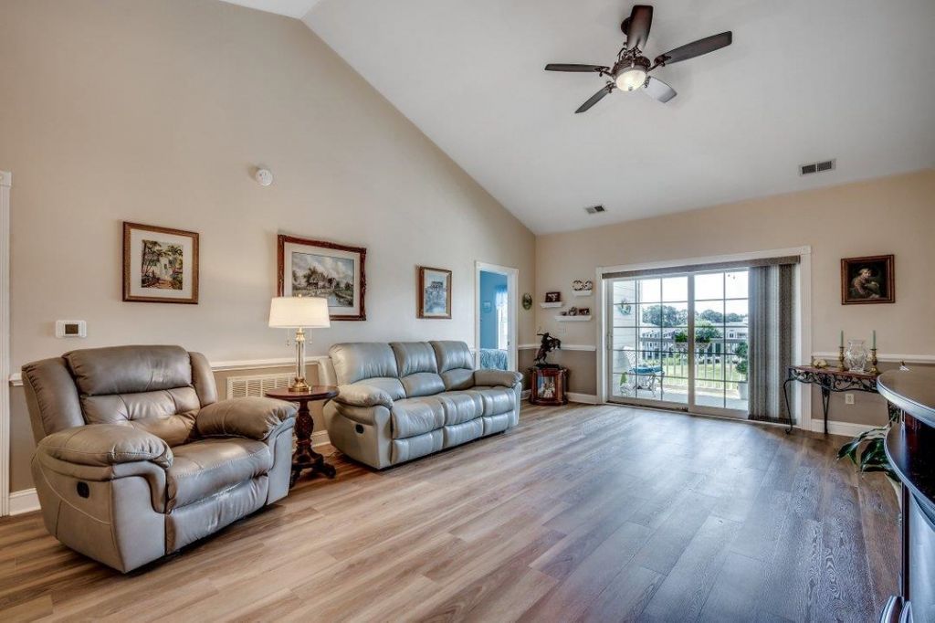 4894 Luster Leaf Circle Photo 6