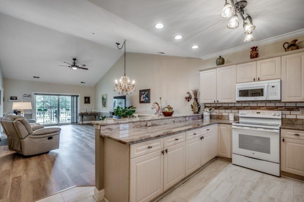 4894 Luster Leaf Circle Photo 8