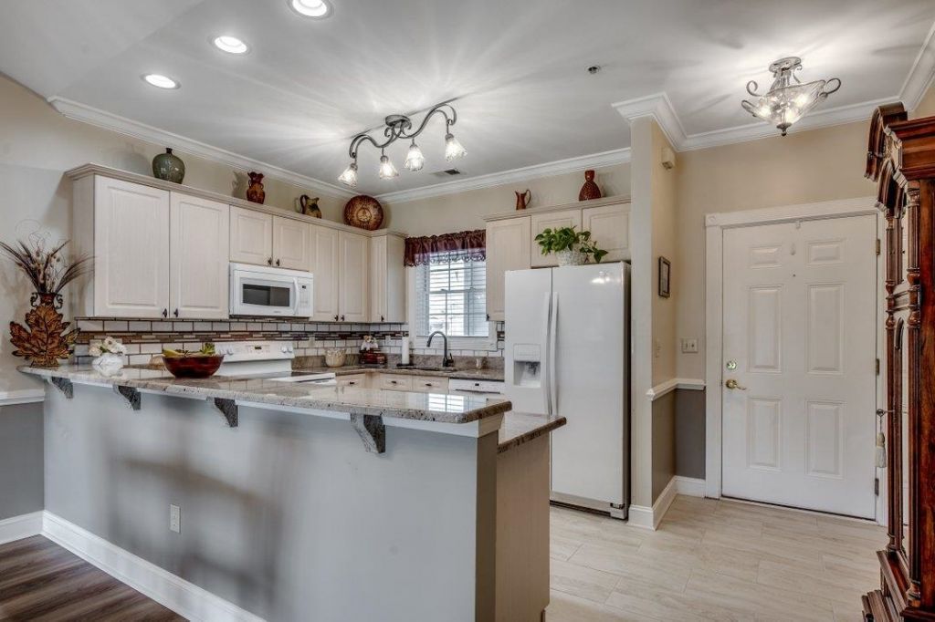 4894 Luster Leaf Circle Photo 9