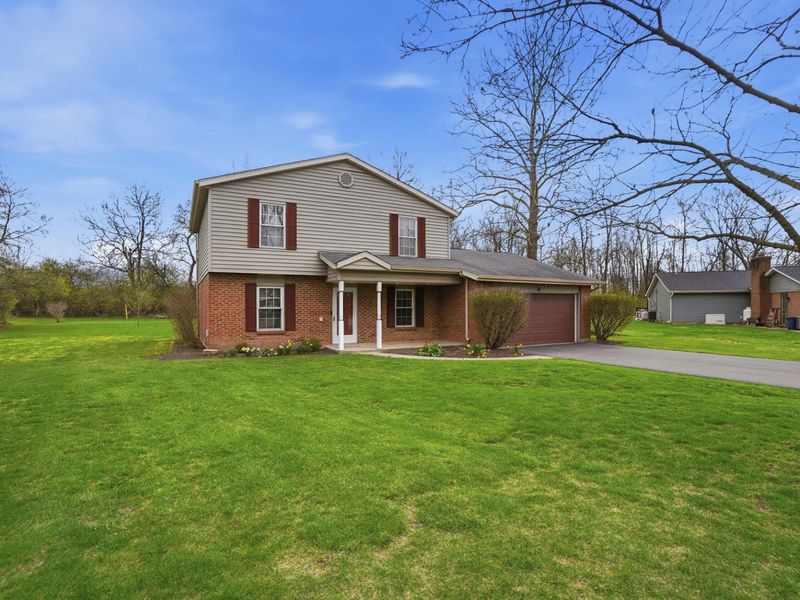 2255 Woodstock Court, Troy, OH 45373 Photo 4