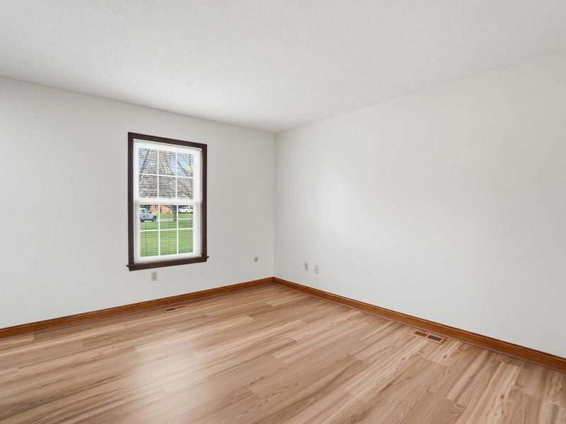 2255 Woodstock Court, Troy, OH 45373 Photo 8