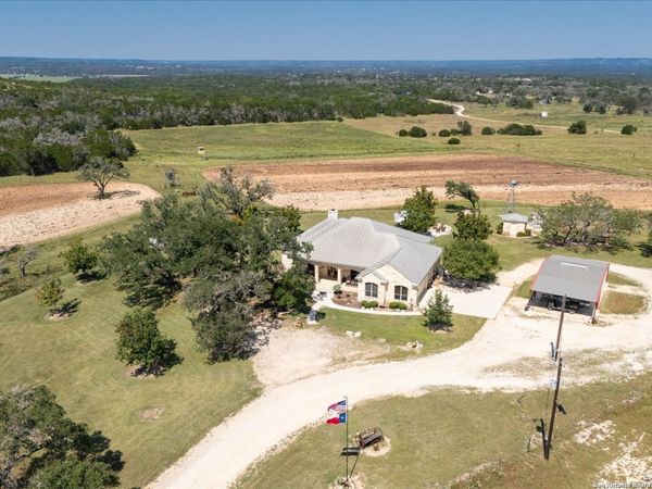 34 Cravey Rd, Boerne, TX 78006