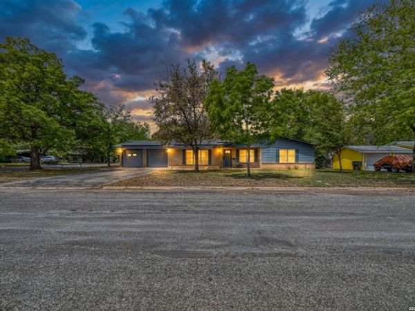 416 MINTER ST, Uvalde, TX 78801