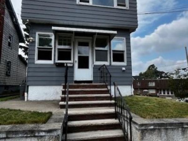 1 Laurel Pl, Unit 1, East Rutherford, NJ 07073