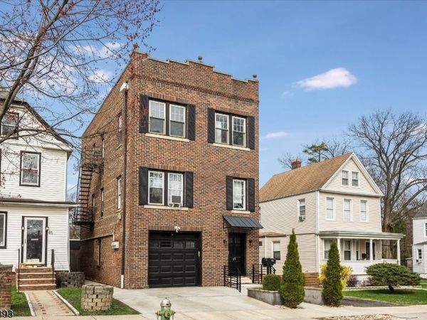 43 Pleasant WAY, Unit 2, Montclair, NJ 07042