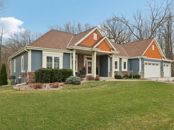 W351N6051 Bauers Ln, Lac La Belle, WI 53066