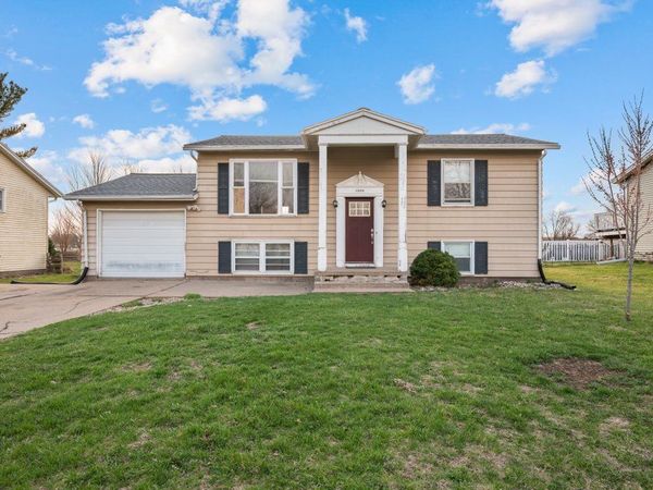 1500 9th Street NW, Clinton, IA 52732