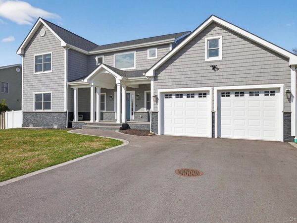 270 Edgewood Avenue, Oakdale, NY 11769