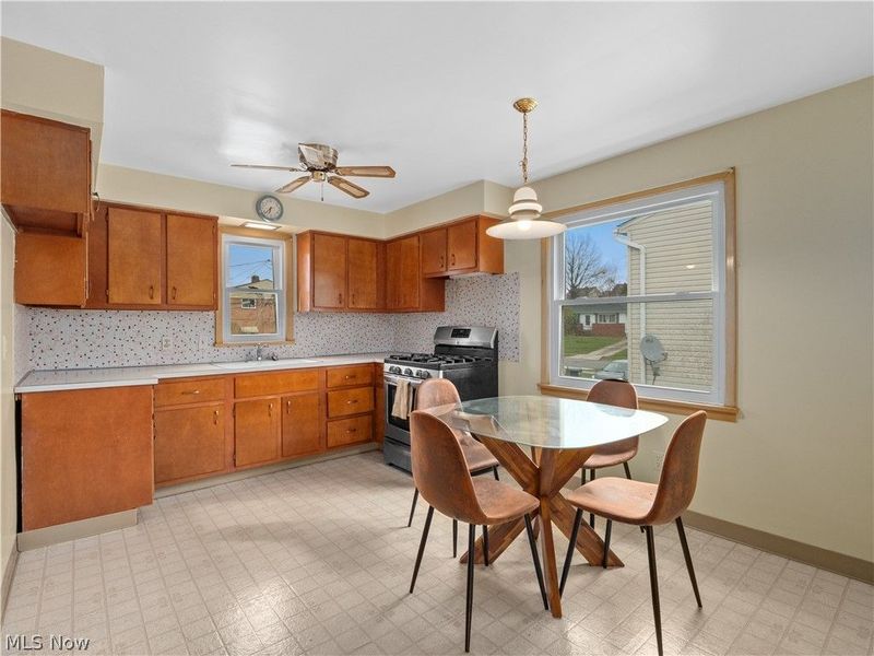 8255 Reed Avenue , Garfield Heights, OH 44125 Photo 11