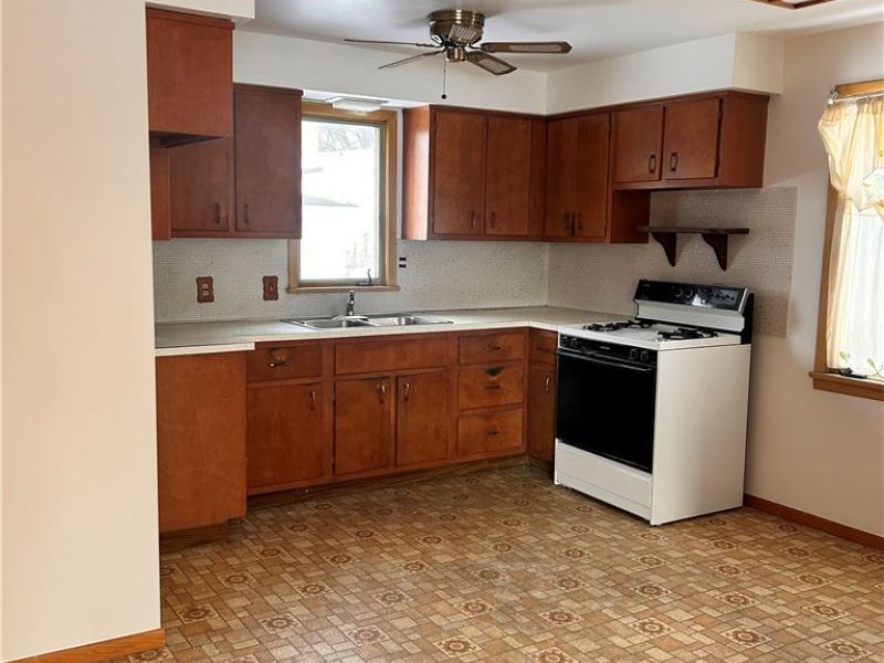 8255 Reed Avenue , Garfield Heights, OH 44125 Photo 18