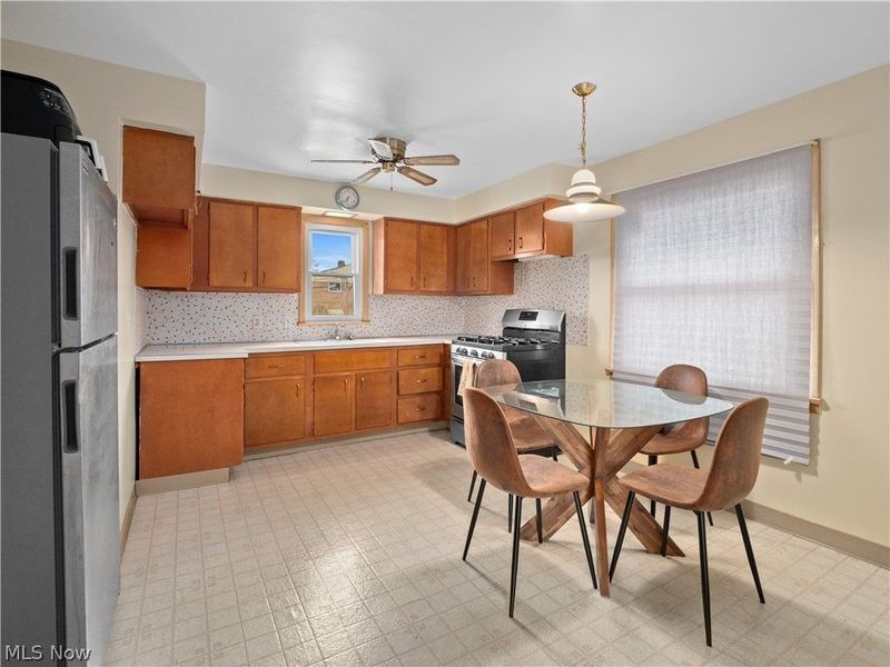 8255 Reed Avenue , Garfield Heights, OH 44125 Photo 9