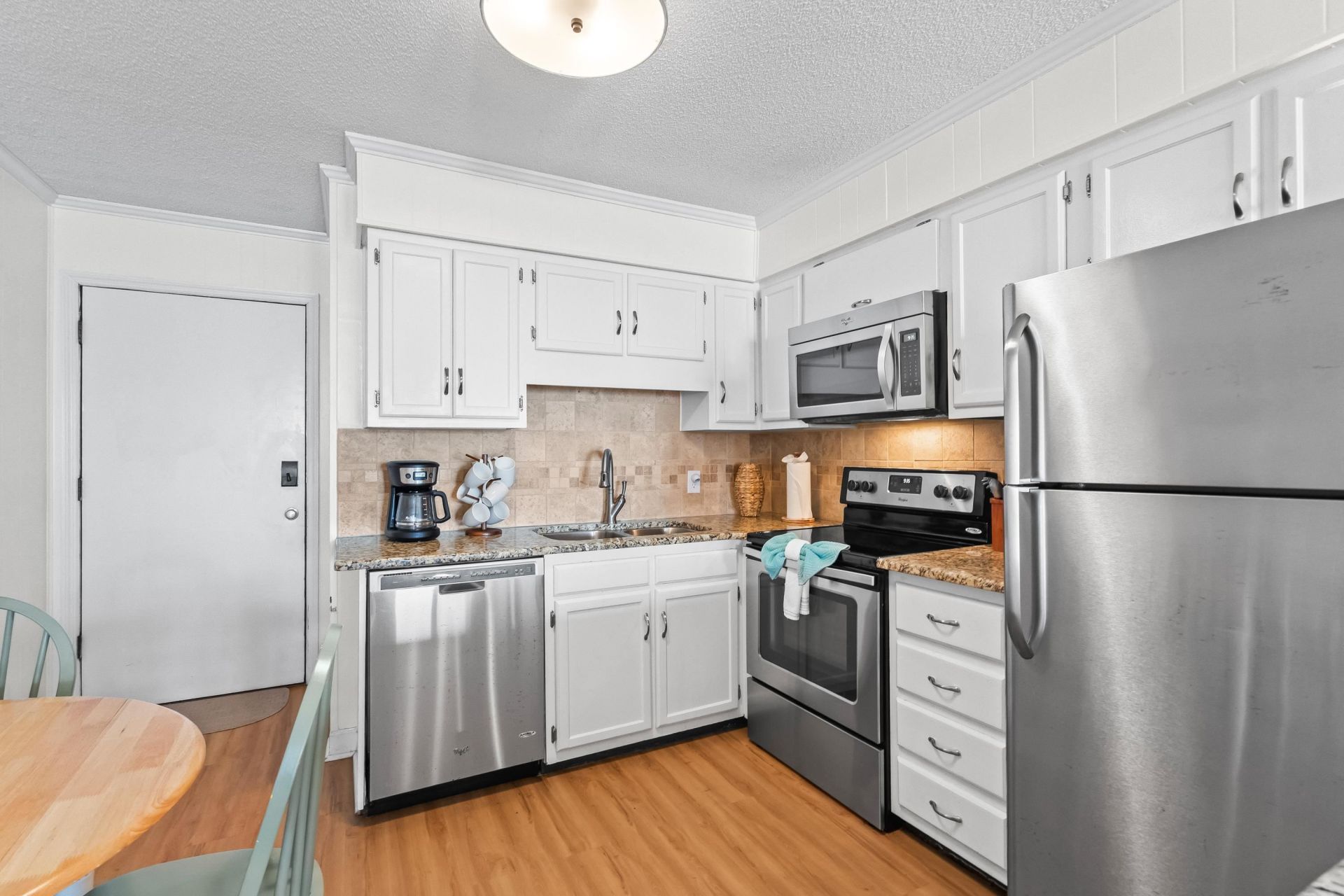 9520 Shore Dr. Photo 24