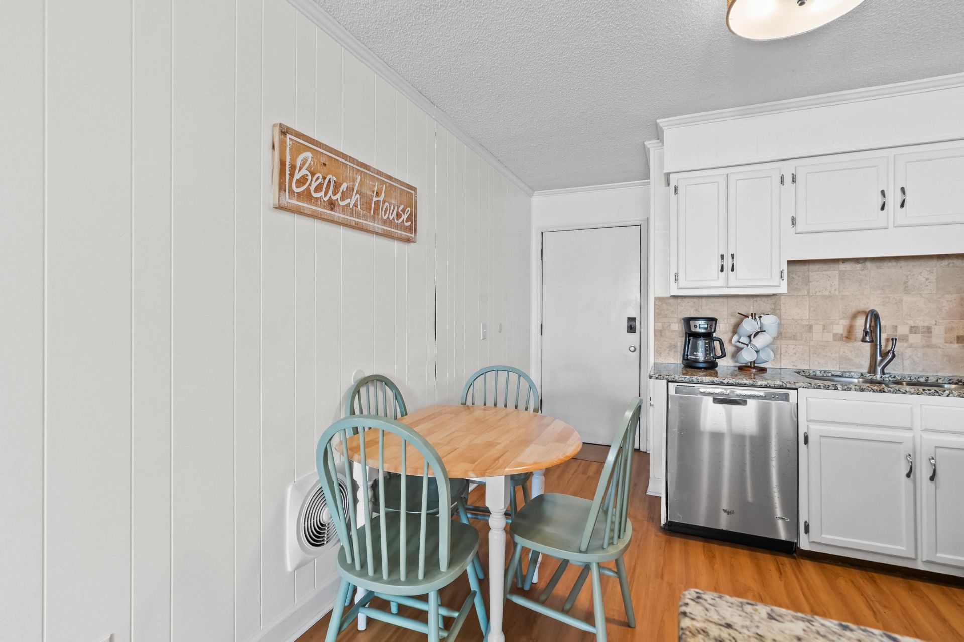 9520 Shore Dr. Photo 28