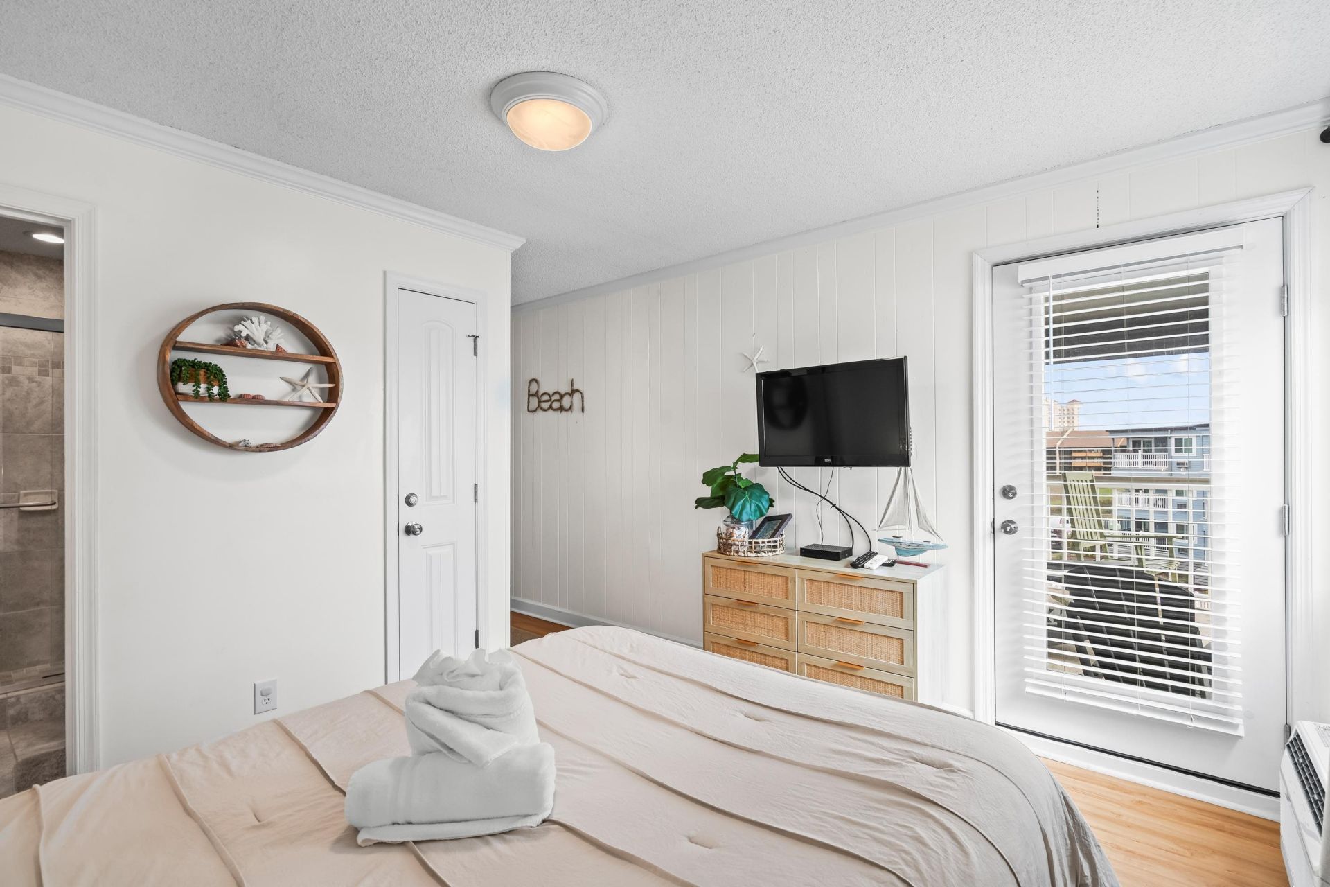 9520 Shore Dr. Photo 37