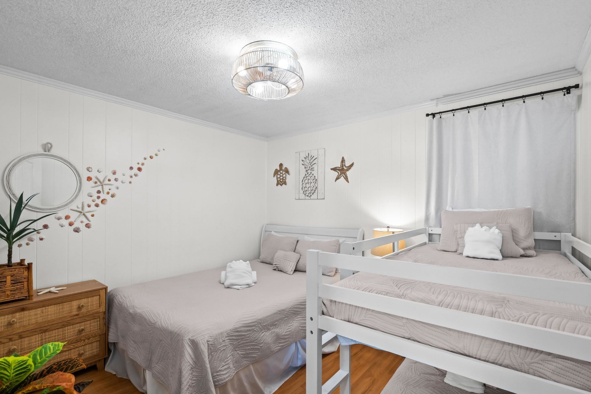 9520 Shore Dr. Photo 39