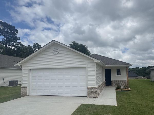 786 Gussy Lane, Benton, AR 72019