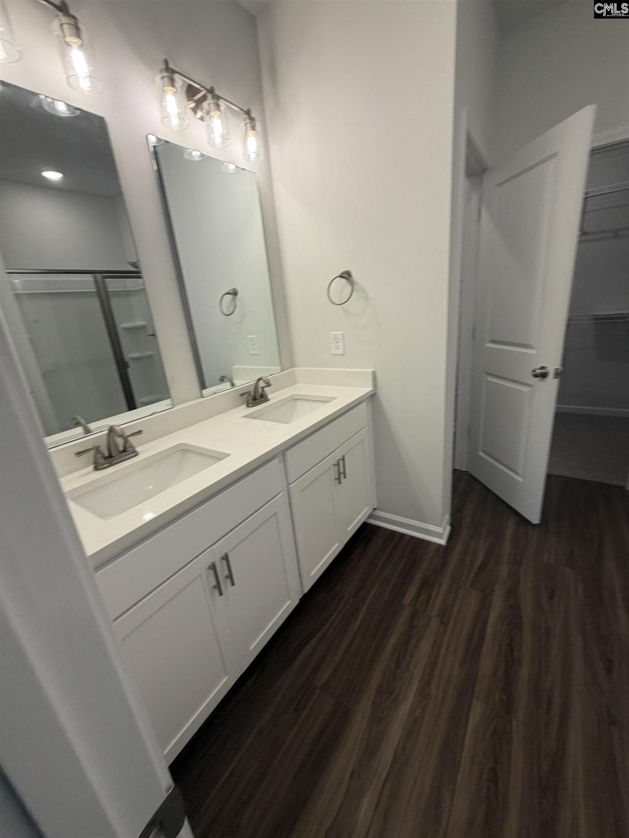 757 Samantha Street Photo 10