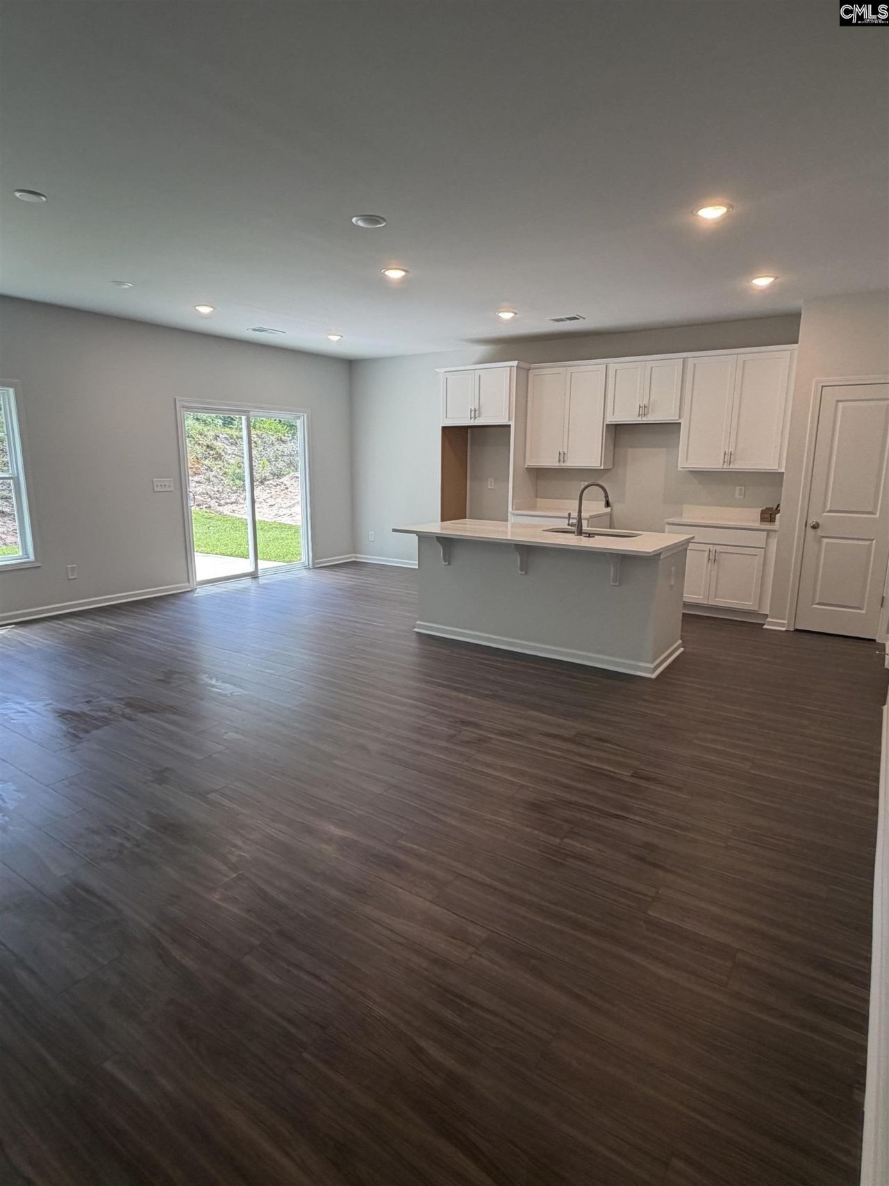 757 Samantha Street Photo 5