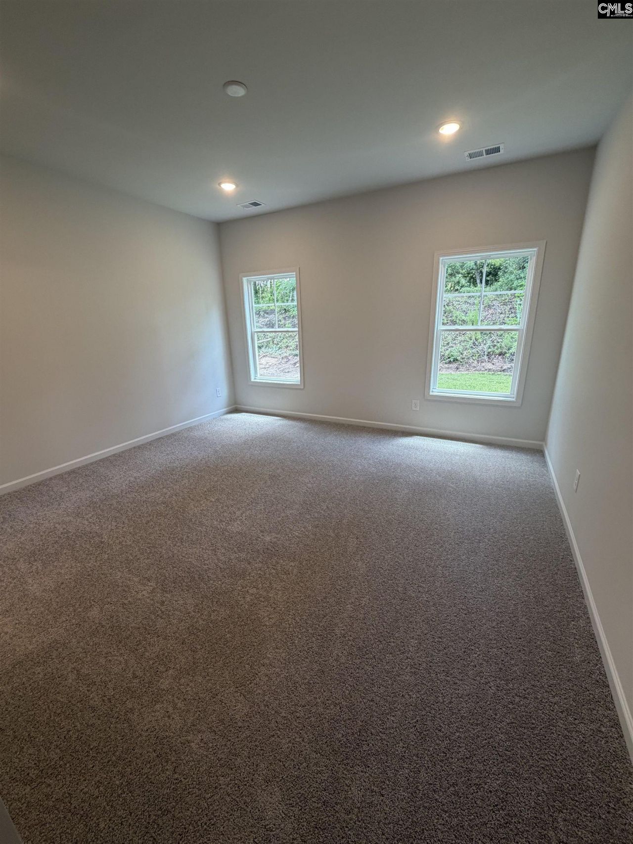 757 Samantha Street Photo 6