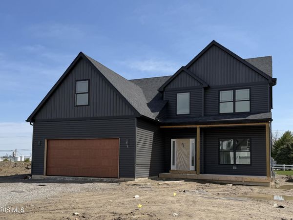 1824 Caleb Court, Waterville, OH 43566