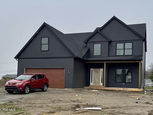 1824 Caleb Court , Waterville, OH 43566