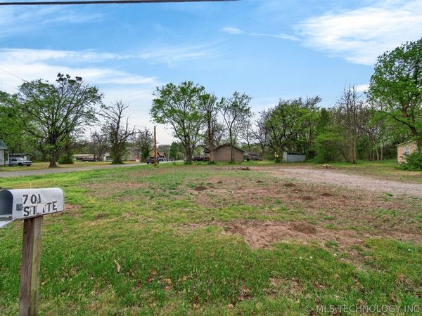 701 N State Street, Wagoner, OK 74467