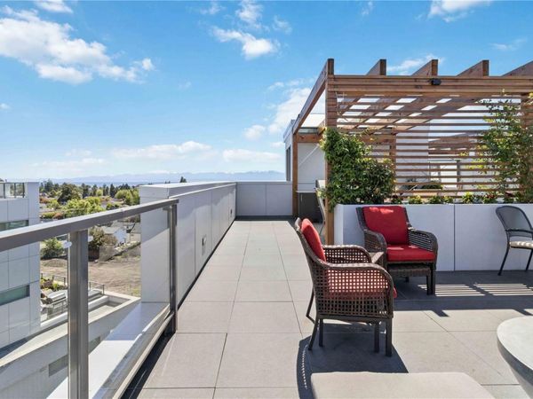 501 Park Pl, Unit 601, Esquimalt, BC V9A 0H3